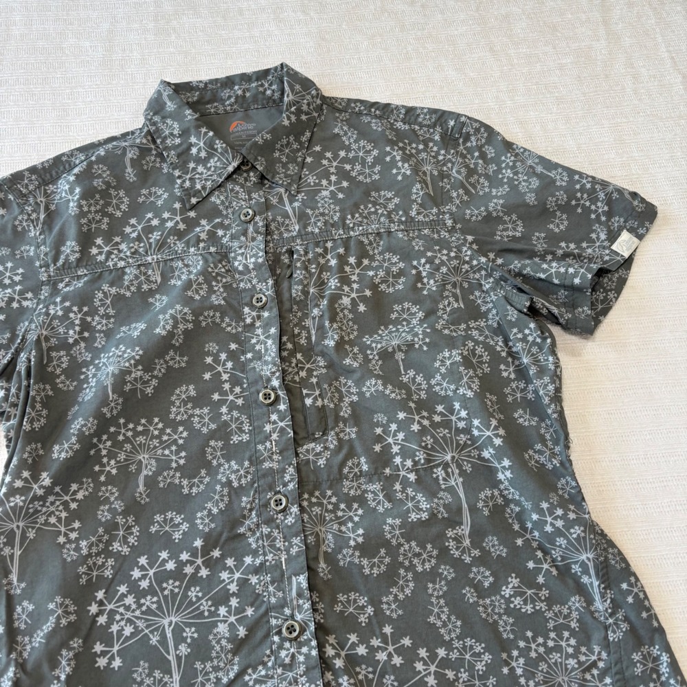 Lowe Alpine Womens Gray Floral Nylon Hiking Shirt Short Sleeve Size M